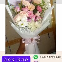 Gambar kado bucket bunga wisuda / bucket bunga wisuda/buket wisuda - 100k dari Karangan Bunga Wa florist undefined 4 Tokopedia