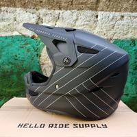 Gambar helm mtb 100% one hundred percent STATUS dari HELLOMTBR undefined 3 Tokopedia