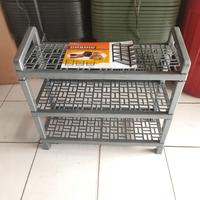 Gambar Rak Sepatu Plastik Hitam susun 3(gojek/grab) dari MARVELL HOUSEWARE undefined 3 Tokopedia