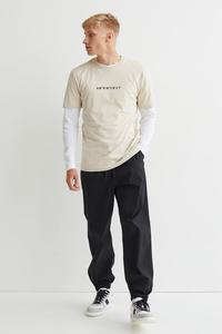 Gambar H&M Relaxed Fit Joggers - Black - XS dari DUPLOVE undefined 4 Tokopedia