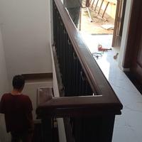 Gambar railing tangga minimalis modern - pegangan kayu dari mitra baja las undefined 3 Tokopedia