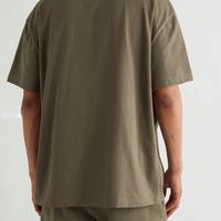 Gambar Fear Of God Essentials FW22 Oversize Tee Wood Colorway - S dari kyoorkicks undefined 4 Tokopedia