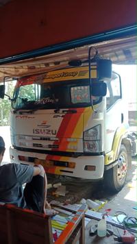 Gambar [UPDATE] STIKER KABIN DEPAN TRUK, KACA ATAS & BAWAH CANTER/GIGA/DUTRO - KACA BAWAH dari MK Stiker undefined 3 Tokopedia