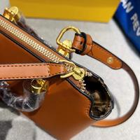Gambar (New)90233-Tas Mini Wanita Premium Free Box /Tas Branded Wanita Import - Cokelat, 20 X 14 X 9 dari SwinShop undefined 3 Tokopedia