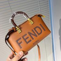 Gambar (New)90233-Tas Mini Wanita Premium Free Box /Tas Branded Wanita Import - Cokelat, 20 X 14 X 9 dari SwinShop undefined 4 Tokopedia