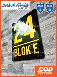 Gambar CUSTOM NOMOR RUMAH ACRYLIC 25X20 WATER PROOF - HITAM TEX PUTIH, PEREKAT dari Berkah Akrilik laser cut undefined 5 Tokopedia