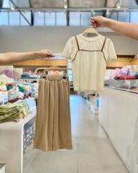 Gambar T-Shirt List Cream - Macadamia Little Glamz dari Macadamia Little Glamz undefined 1 Tokopedia
