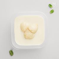 Gambar Puding lembut dan segar yang dipadukan dengan manis alami buah leci. Terbuat dari susu berkualitas dan agar-agar yang kenyal, puding ini memberikan sensasi ringan dan menyegarkan di setiap suapan. Disajikan dingin dengan potongan leci asli di atasnya. dari Momis Bakery Indonesia undefined 3 Tokopedia