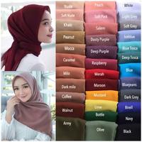 Gambar HIJAB segi empat Bella square anti letoy variasi warna merah dll - BIREL dari yudiss official undefined 3 Tokopedia