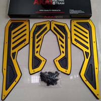 Gambar Variasi Karpet Pad Bordes Cover Pelindung Pijakan Kaki Motor Nmax New - Gold dari Motorans Acc undefined 4 Tokopedia