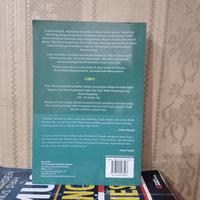 Gambar ORI BUKU BERJALAN DI ATAS CAHAYA KISAH 99 CAHAYA DI LANGIT EROPA dari LABORABOOKJKT2 undefined 3 Tokopedia