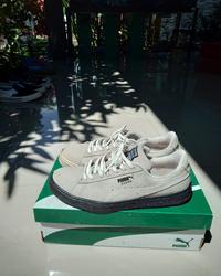 Gambar Puma Suede classic " other side " Off white/black dari MATSKUT2ND undefined 1 Tokopedia