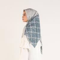 Gambar Nayanika Hijab / Jilbab / Kerudung Voal Ultrafine Motif Khazan - Blueberry dari Nayanikaid undefined 4 Tokopedia