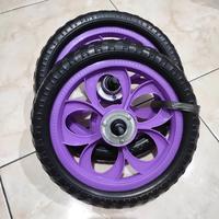 Gambar Sepasang Ban Luar Sepeda Anak 12 Inch Mini Roda Ban Mati Busa Eva dari IstanaSepeda_NEW undefined 4 Tokopedia