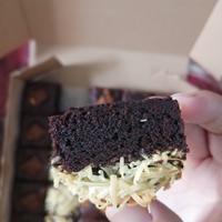 Gambar FUDGY BROWNIES PREMIUM - original, per potong dari dapurummubilal undefined 5 Tokopedia