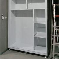 Gambar lemari pakaian aluminium sliding 2 pintu - motif kayu dari Beg Multi + Furniture undefined 5 Tokopedia