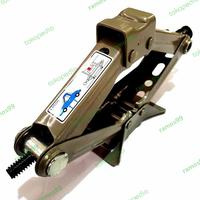 Gambar Dongkrak Mobil Grand Max Scissor Jack 1 Ton dari Ramos99 undefined 2 Tokopedia