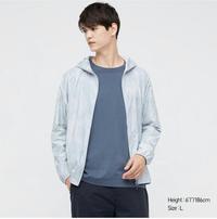 Gambar UNIQLO MAN-JAKET PARKA PRIA SAKU UV PROTECTION 3D CUT (POCKETABLE) - 02-LIGHT GREY-L dari Rekyan Berkah undefined 1 Tokopedia