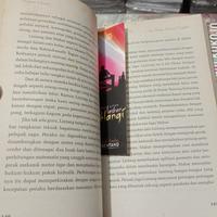 Gambar Original NOVEL INDONESIA DEWASA Laskar Pelangi.By Andre Hirata dari Toko buku Azizah - Gultom undefined 5 Tokopedia
