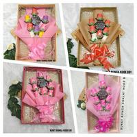 Gambar B81 buket bunga mawar coklat box-hadiah ibu unik bucket kotak halal dari Bagabaga choco undefined 2 Tokopedia