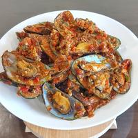 Gambar Kerang Ijo 1 Kg. Sambal Bawang & Varian - Saos Padang dari Simbok Sae Tangerang undefined 1 Tokopedia
