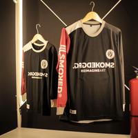 Gambar Jersey ROB1 x SMOKED GARAGE BLACK RED - ADULT, M dari smoked garage undefined 1 Tokopedia
