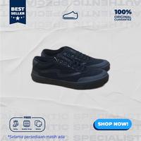 Gambar Patrobas Ivan Low - 36, Black White dari MYSNEAKERSBY undefined 2 Tokopedia