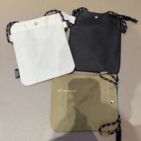 Gambar Tas Selempang Sling Bag Kanvas ORI Peanuts Karakter Snoopy - Putih dari Kiddy Land Indonesia undefined 2 Tokopedia