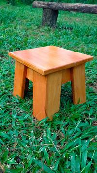Gambar Kursi Jongkok / Kursi Kecil / Kursi Pendek / Kayu / Dingklik / Bangku dari Daun Kayu Shop undefined 2 Tokopedia