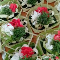 Gambar Canang sari ceper isi 6 canang (Banten Upakara Hindu) dari taksuning_upakara undefined 2 Tokopedia