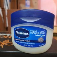 Gambar Vaseline Petroleum Jelly 100ml - Repairing Jelly Perawatan Kulit Rusak - 50ml dari NakiyaBeauty undefined 4 Tokopedia