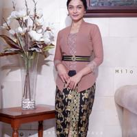 Gambar Set kebaya bali kutu baru bali jegeg kebaya bali wanita - 2, KEBAYA SAJA dari Baju Bali Jegeg undefined 3 Tokopedia