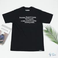 Gambar Kaus Unisex Sebab Kau dan Aku Bukan Tuhan - T-shirt Quote - Kaos Quote - S dari Jalan Literasi undefined 2 Tokopedia