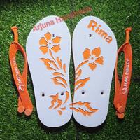 Gambar sandal ukir nama bisa custom sesuai permintaan - Nama saja dari Arjuna Handmade undefined 3 Tokopedia