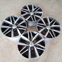 Gambar velg standar mobil Fortuner vrz r18 lebar 7,5 ET 30 pcd 6x139. dari TokoMjssurabayaofc undefined 1 Tokopedia