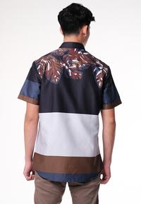 Gambar MOC Kemeja Lengan Pendek Pria Slim Fit RETROZ-BROWN - M dari MOC Indonesia undefined 3 Tokopedia