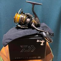 Gambar (SOLD) Reel Daiwa Certate 2510PE H Second Jepang Lecet Halus dari NORTH BLUE FISHING undefined 1 Tokopedia