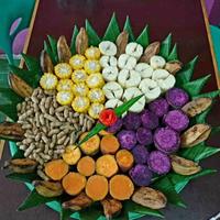 Gambar Aneka Kue Rebusan Tradisional universalmart Paket Satu Tampah - isi 160 dari Universalmart_NEW undefined 4 Tokopedia