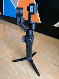Gambar GIMBAL HP BEKAS/SECOND Zhiyun Smooth 4 dari POTRET TIRTOMOYO STORE undefined 2 Tokopedia