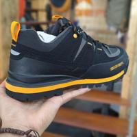 Gambar Sepatu Gunung Hiking Eiger Stingray Low Cut Shoes 4606 Bumsalsa - Hitam, 42 dari bumsalsa undefined 2 Tokopedia