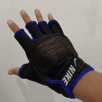 Gambar GROSIR SARUNG TANGAN MOTOR / SARUNG TANGAN RIDING TOUR SETENGAH JARI - Hitam dari comochi undefined 4 Tokopedia