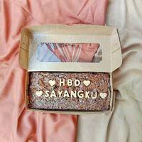 Gambar Fudgy Brownies Birthday Cake no topping (22×10) by Dessert Mboiss dari dessert_mboiss undefined 1 Tokopedia