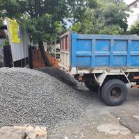 Gambar batu split murni muatan padat - DEPOK, 1 ENGKEL 3,3 M3 dari gemilangpasir undefined 4 Tokopedia