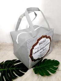 Gambar Tas Souvenir Mengenang 1000 Hari Wafat Resleting Muat Box Nasi 20x20 dari fafasouvenirkudus undefined 2 Tokopedia