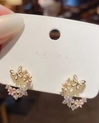 Gambar Subang Tusuk Manis Imut Kupu Kupu Bentuk Setengah Lingkaran Silver 925 dari Alenza_Jewellery undefined 2 Tokopedia