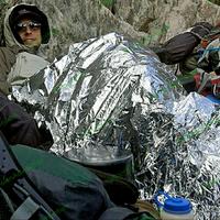 Gambar Emergency Blanket/Survival Blanket/Selimut Darurat dari DolanAdventure undefined 2 Tokopedia
