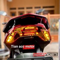 Gambar motopad27 garnish cover stoplamp lampu belakang Honda PCX 160 - silver dari jai acc motor_NEW undefined 1 Tokopedia