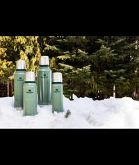 Gambar Stanley | Classic Legendary Bottle 2 Qt - HammertoneGreen dari Real iShopUSA undefined 3 Tokopedia