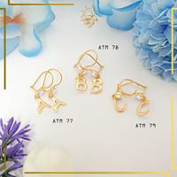 Gambar ANTING WANITA EMAS ASLI KADAR 300/6K ANTING HURUF ALPHABET ATM - J dari Sunnies Gold Official undefined 1 Tokopedia