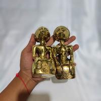 Gambar Patung Roro Bronyo Logam Kuningan Loro Blonyo Dekorasi Adat Jawa Unik - Gold dari Mentari Bali Craft undefined 2 Tokopedia